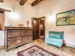Cozy Cottage With Pool in Assisi