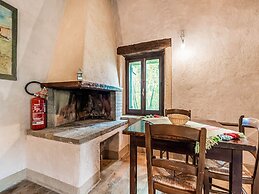 Cozy Cottage With Pool in Assisi