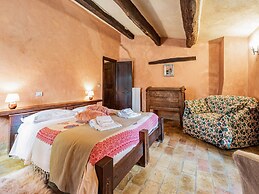 Cozy Cottage With Pool in Assisi