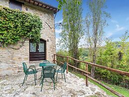 Cozy Cottage With Pool in Assisi