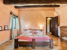 Cozy Cottage With Pool in Assisi