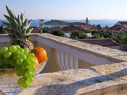 Alluring Holiday Home in Pakostane With Swimming Pool