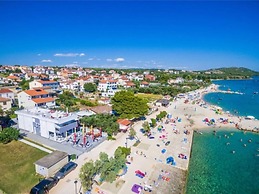 Alluring Holiday Home in Pakostane With Swimming Pool