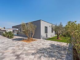 Holiday Home in Vir Near sea Beach