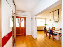 Delightful Apartment in Radovin With Garden