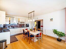 Delightful Apartment in Radovin With Garden