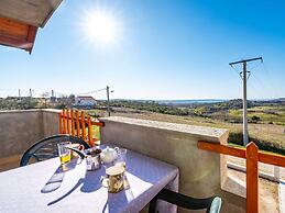 Delightful Apartment in Radovin With Garden