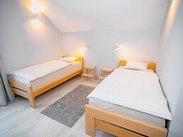 Lovely Holiday Home in Lovinac With Garden