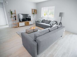 Lovely Holiday Home in Lovinac With Garden