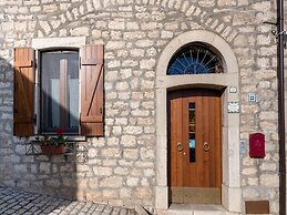 Elegant Apartment in Buonalbergo near Town Center