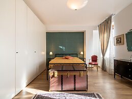Elegant Apartment in Buonalbergo near Town Center