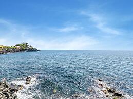 Ancient Residence Overlooking the Sea, With Garden