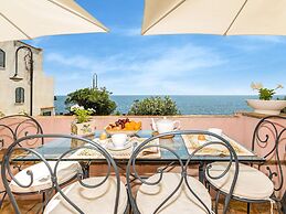 Ancient Residence Overlooking the Sea, With Garden