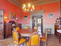 Belvilla by OYO Cosy Holiday Home With Pool