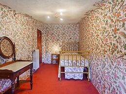 Belvilla by OYO Cosy Holiday Home With Pool