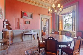 Belvilla by OYO Cosy Holiday Home With Pool