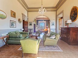Belvilla by OYO Cosy Holiday Home With Pool