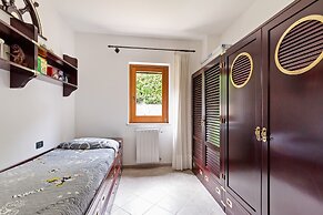 Valley View Villa in San Mango D'aquino with Hot Tub