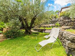 Belvilla by OYO Villa Aloe Charming House