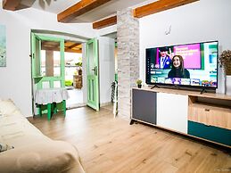 Adorable Holiday Home With Pool and Terrace