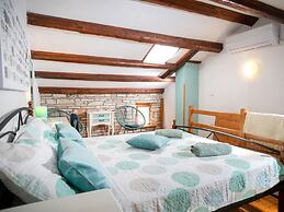 Adorable Holiday Home With Pool and Terrace