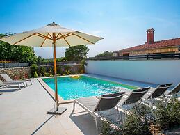 Adorable Holiday Home With Pool and Terrace