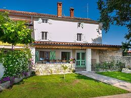 Adorable Holiday Home With Pool and Terrace