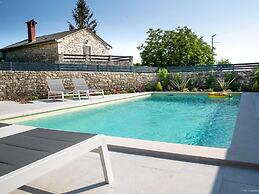 Adorable Holiday Home With Pool and Terrace