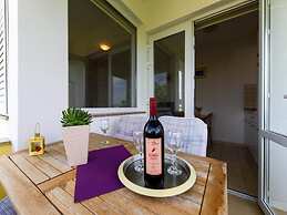 Alluring Apartment in Sukošan near Sea