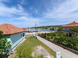 Homely Apartment in Sukošan near Sea