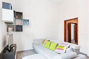 Piazza Alberti Apartment with Terrace