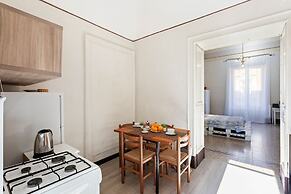 Cerami Studio Flat