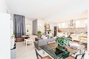 Luminoso Nuovalucello Apart- Giardino e Parcheggio privato