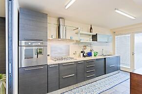 Penelope Seaview Apartment