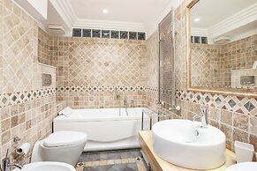 Penelope Seaview Apartment