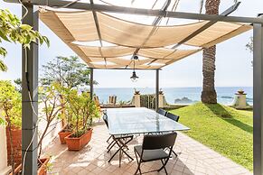 Penelope Seaview Apartment