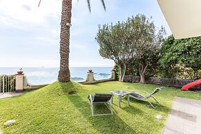 Penelope Seaview Apartment