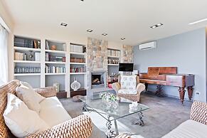 Penelope Seaview Apartment