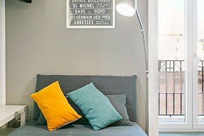 Stylish Flat Maqueda