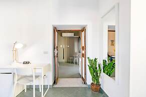 Stylish Flat Maqueda