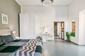 Stylish Flat Maqueda