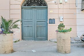 Stylish Flat Maqueda