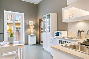 Stylish Flat Maqueda