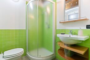 Vittorio Emanuele & Via Roma Colorful Apartment