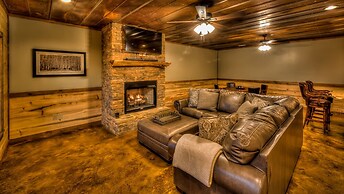 Aska Easy Day by Escape to Blue Ridge