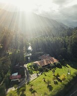 Yakumama Hostel y Restaurant