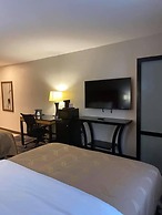 Quality Inn & Suites Evansville Downtown