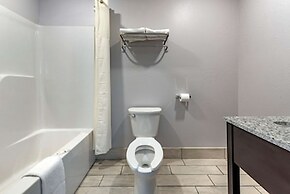 Quality Inn & Suites Evansville Downtown