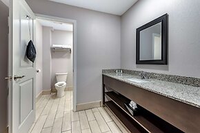 Quality Inn & Suites Evansville Downtown