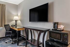 Quality Inn & Suites Evansville Downtown